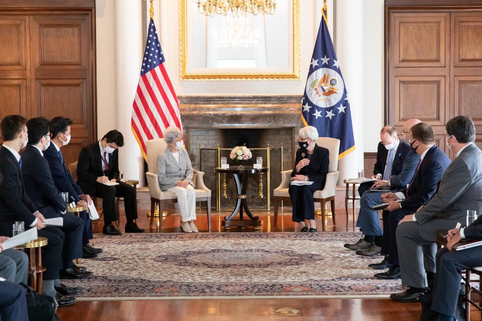 北朝鮮による拉致被害者御家族とウェンディ・シャーマン米国務副長官の面会